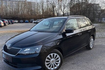 Skoda Fabia 123.000 km 8.200 &euro; München 80939