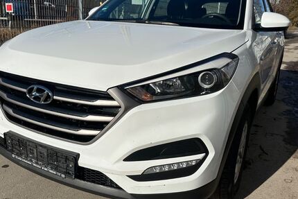 Hyundai TUCSON 138.755 km 9.699 &euro; München 81929