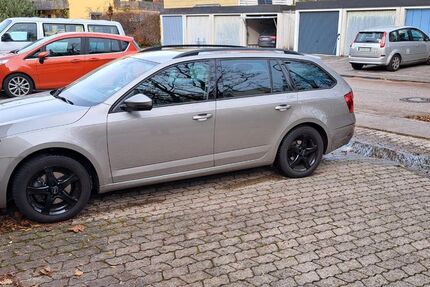 Skoda Octavia 110.000 km 14.200 &euro; Eichenau 82223