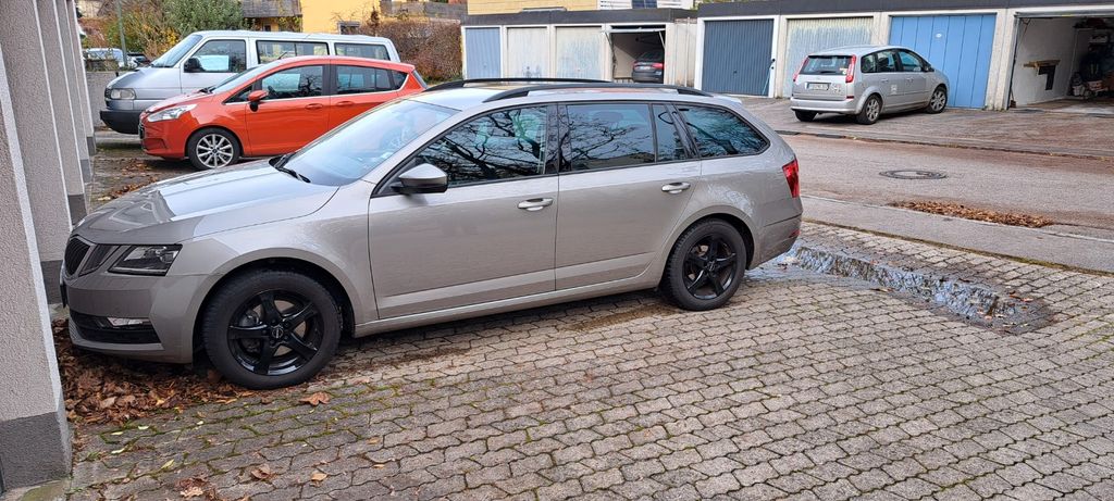 Skoda Octavia 110.000 km 14.200 &euro; Eichenau 82223