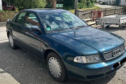 Audi A4 121.000 km 3.750 &euro; Fürstenfeldbruck 82256