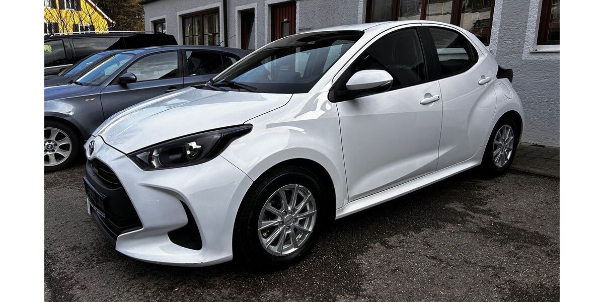 Toyota Yaris 34.000 km 14.990 &euro; München 81479