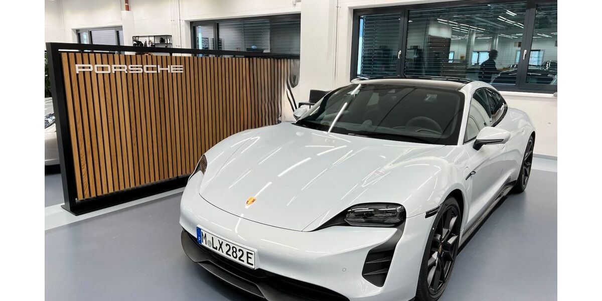 Porsche Taycan 37.500 km 77.200 &euro; München 80469