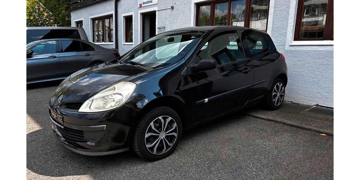 Renault Clio 144.000 km 1.390 &euro; München 81479