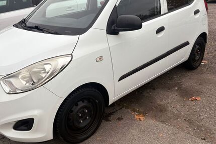 Hyundai i10 145.600 km 2.600 &euro; München 81243