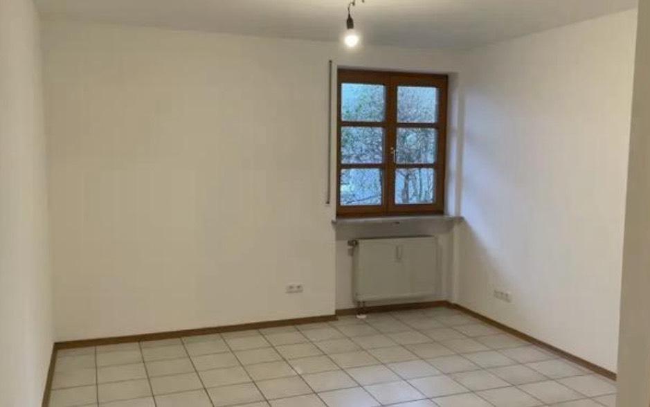 Erdgeschoßwohnung Wolfratshausen - 2 Zimmer, 82 m&sup2;, 1.450&euro; | Angebot:25537231