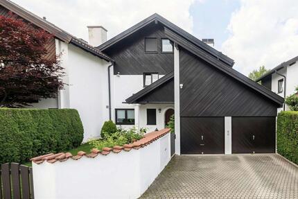 Haus Grünwald - 8 Zimmer, 220 m&sup2;, 4.400&euro; | Angebot:25378017