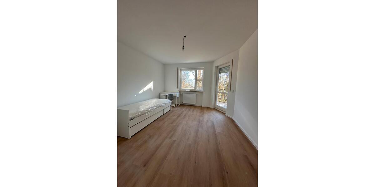 Erdgeschoßwohnung München Sendling-Westpark - 4 Zimmer, 80 m&sup2;, 3.100&euro; | Angebot:24679915