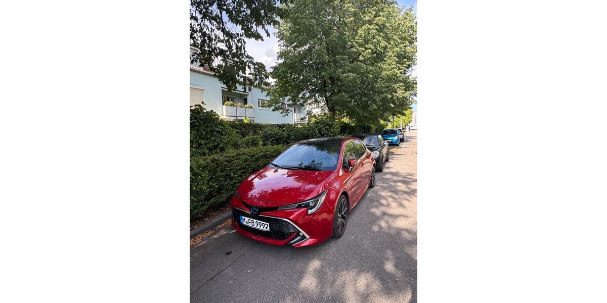 Toyota Corolla 67.500 km 22.999 &euro; München 80935