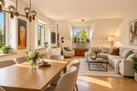 Sonnige DG-Wohnung mit charmantem Wohnambiente in Nymphenburg in der Nähe des Hirschgartens! - Dachgeschoßwohnung München Nymphenburg | Angebot:27737032