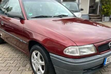Opel Astra 92.000 km 4.990 &euro; München 81825