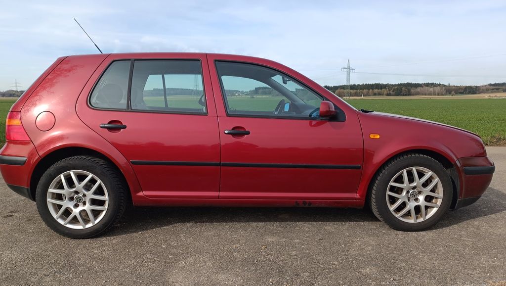 VW Golf 183.700 km 1.999 &euro; München 81249