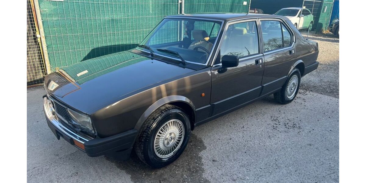 Alfa Romeo Alfetta 88.974 km 15.499 &euro; München 81829