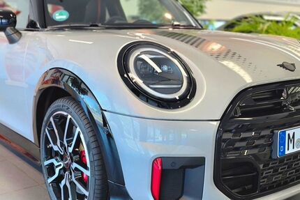 Mini John Cooper Works 9.900 km 38.999 &euro; München 80809