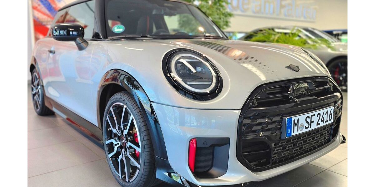 Mini John Cooper Works 9.900 km 38.999 &euro; München 80809