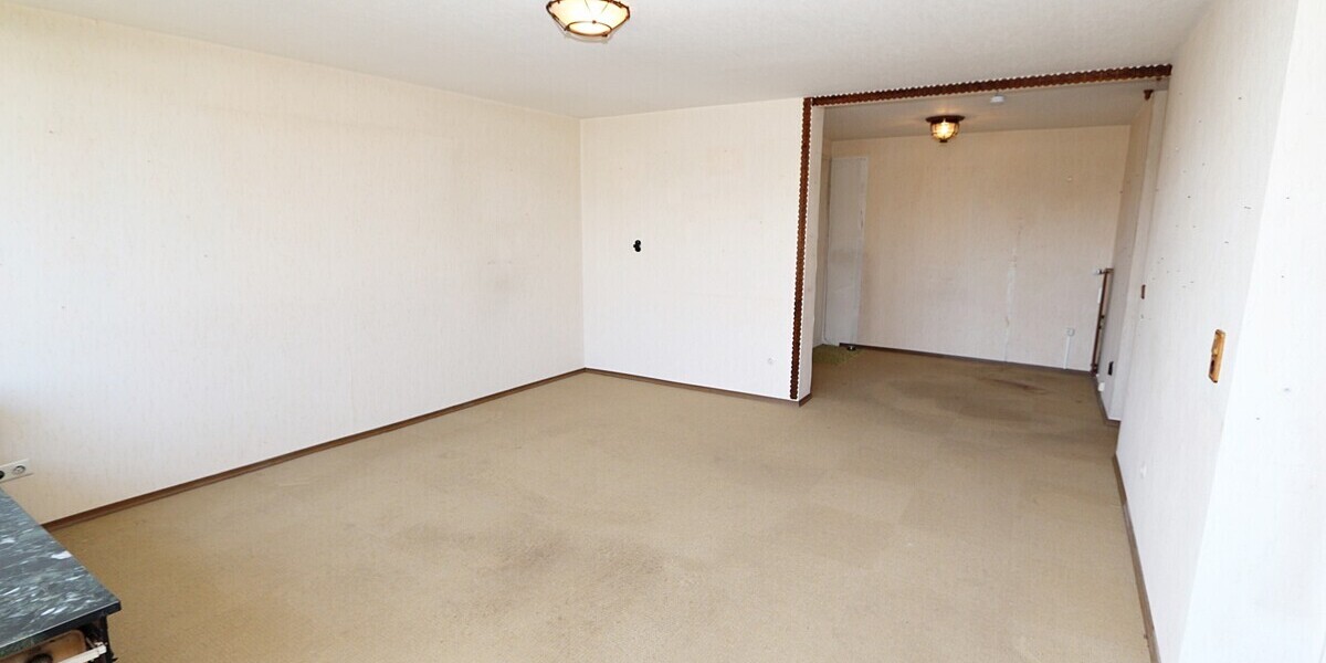 * im Dornröschenschlaf * 2-Zimmer-Wohnung * 2 sonnige Balkone * 1 Stellplatz * renovierungsbedürftig - Etagenwohnung Germering | Angebot:26287723