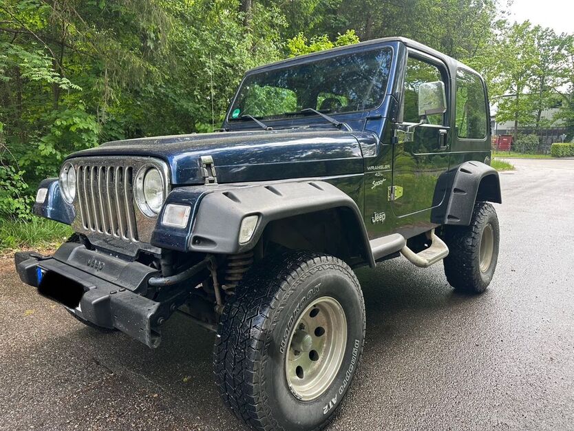 Jeep Wrangler 151.000 km 9.500 € München 81549
