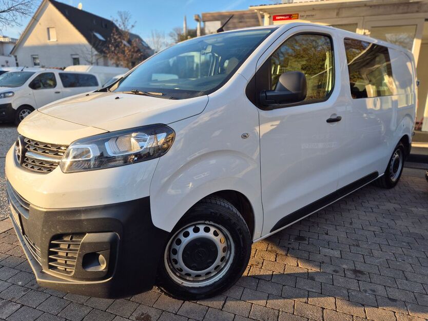 Opel Vivaro 153.500 km 16.990 € München 81247
