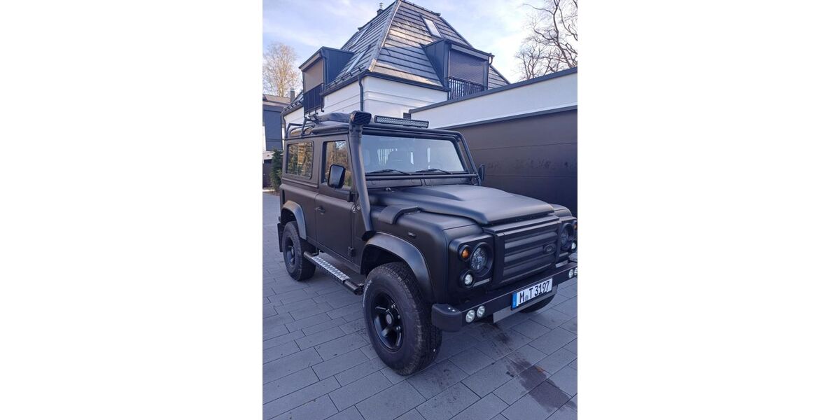 Land Rover Defender 275.800 km 36.990 &euro; Oberhaching 82041