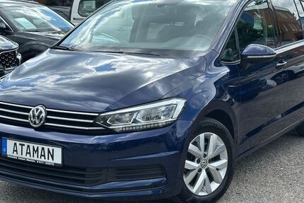 VW Touran 127.795 km 14.990 &euro; München 81243