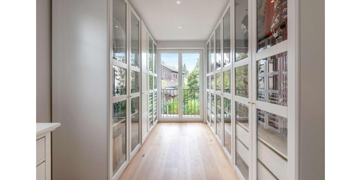 Doppelhaushälfte München Bogenhausen - 7 Zimmer, 241 m&sup2;, 5.890&euro; | Angebot:23807221