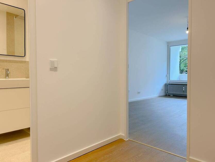 ** sanierte Wohnung ** bezugsfreie 1-Zim.-Wohnung in der Nähe vom Olympiapark in Schwabing-West **