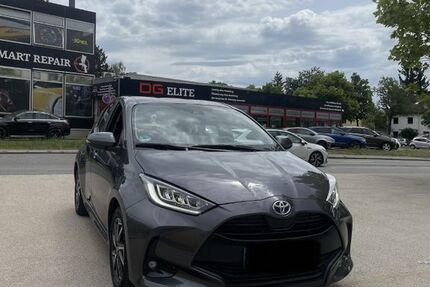 Toyota Yaris 32.000 km 18.499 &euro; München 81825