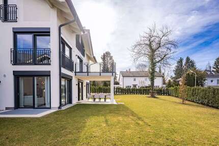Haus zum Kaufen in Straßlach-Dingharting 2.999.000 € 241 m²