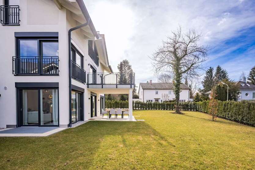Haus zum Kaufen in Straßlach-Dingharting 2.999.000 € 241 m²