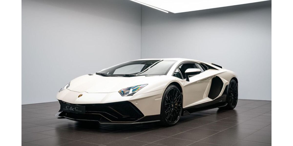 Lamborghini Aventador 6.600 km 589.000 &euro; Putzbrunn 85640
