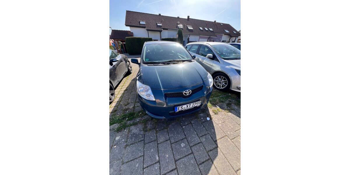 Toyota Auris 68.000 km 5.000 &euro; München 80339