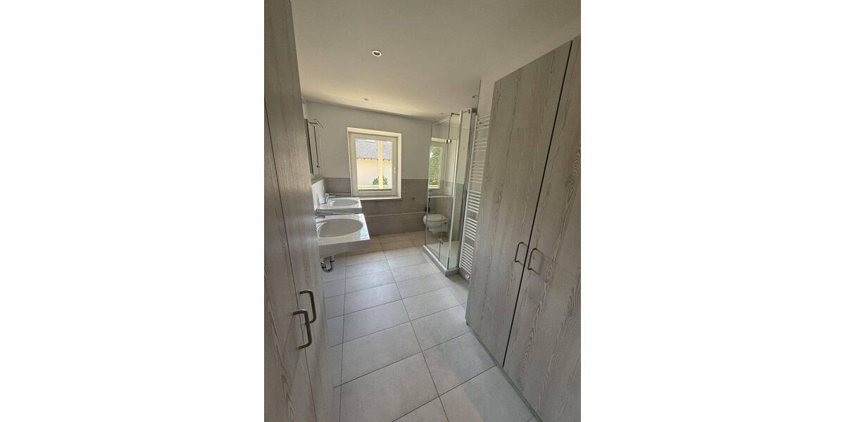 Etagenwohnung Ottobrunn - 6 Zimmer, 200 m&sup2;, 2.900&euro; | Angebot:26846684