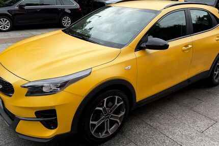 Kia XCeed 95.000 km 14.980 &euro; München 81827