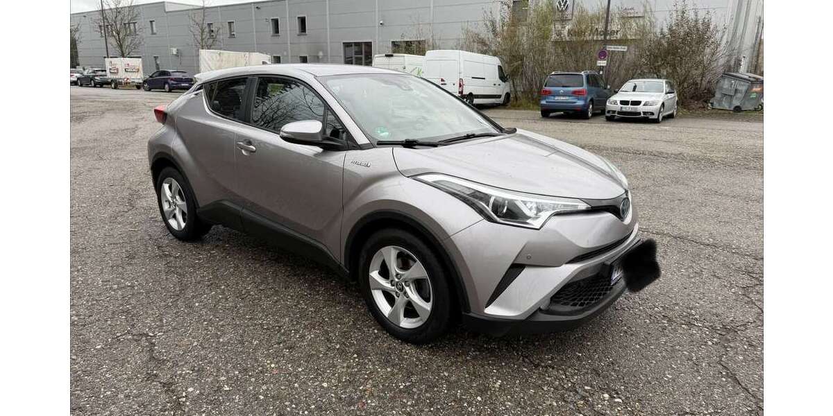 Toyota C-HR 142.000 km 15.990 &euro; Germering 82110