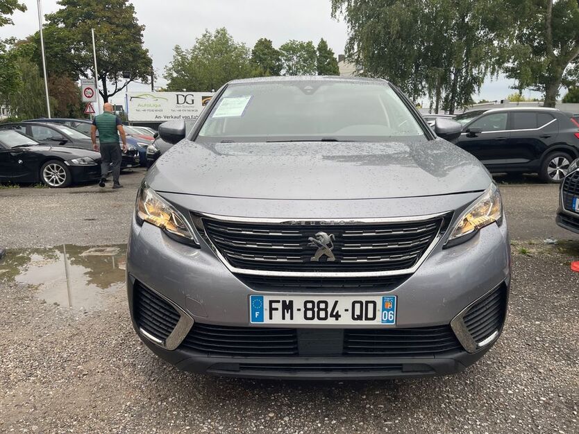 Peugeot 5008 114.000 km 10.950 € München 81243