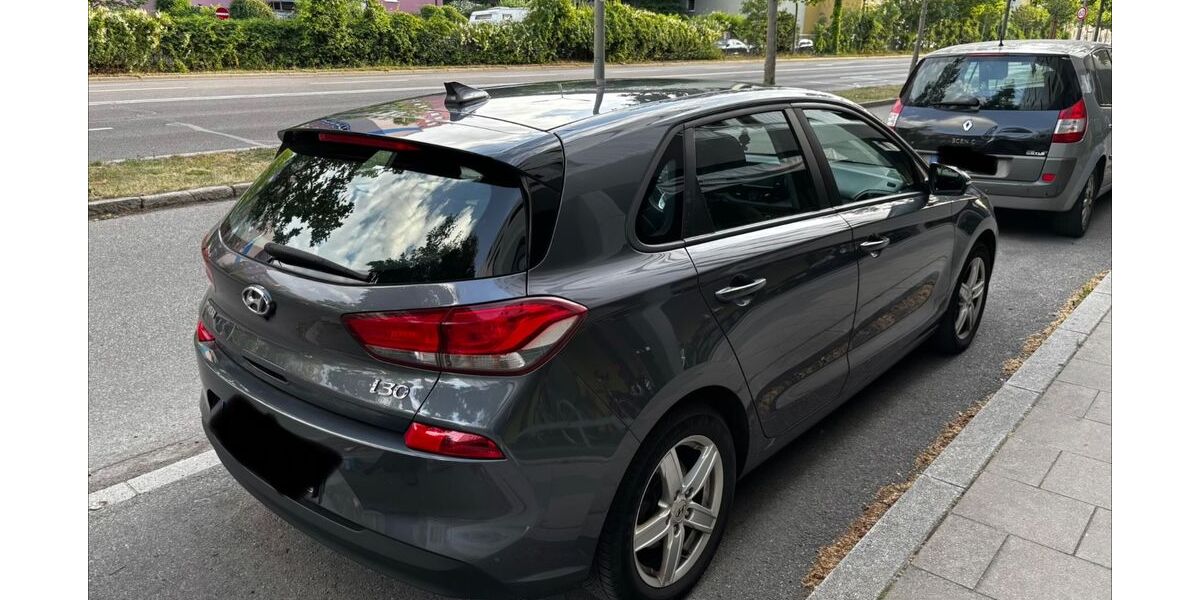 Hyundai i30 194.000 km 7.500 &euro; München 80687
