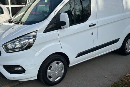 Ford Transit Custom 97.862 km 18.990 &euro; München 81825