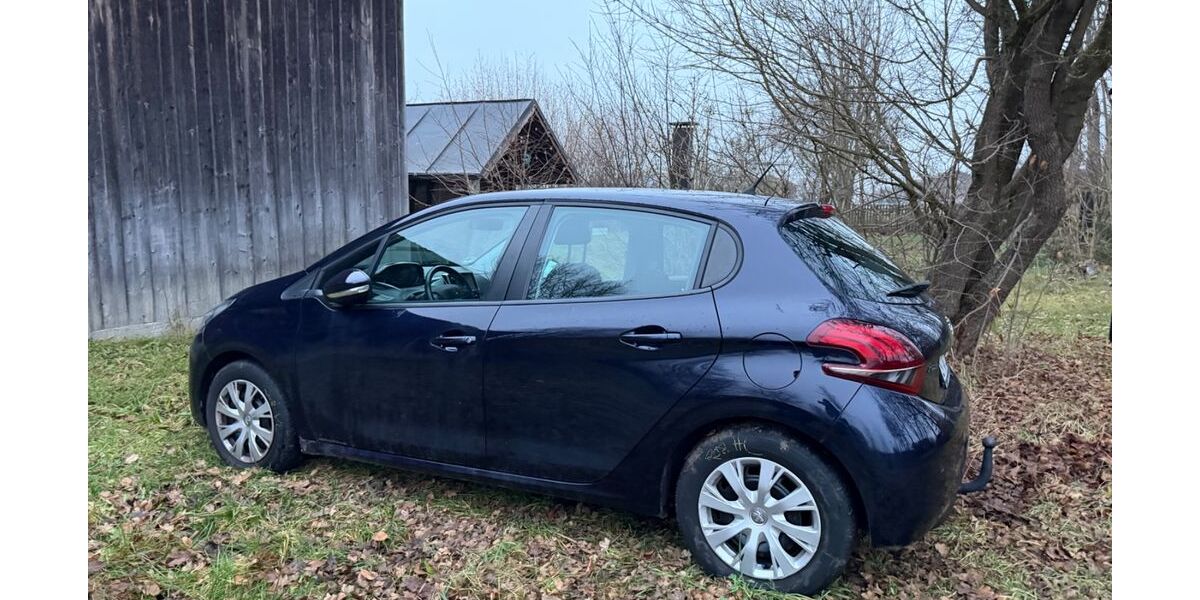 Peugeot 208 54.000 km 7.250 &euro; Germering 82110