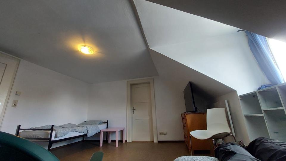 Dachgeschoßwohnung München Schwabing-Freimann - 2.5 Zimmer, 68 m&sup2;, 1.850&euro; | Angebot:26705073