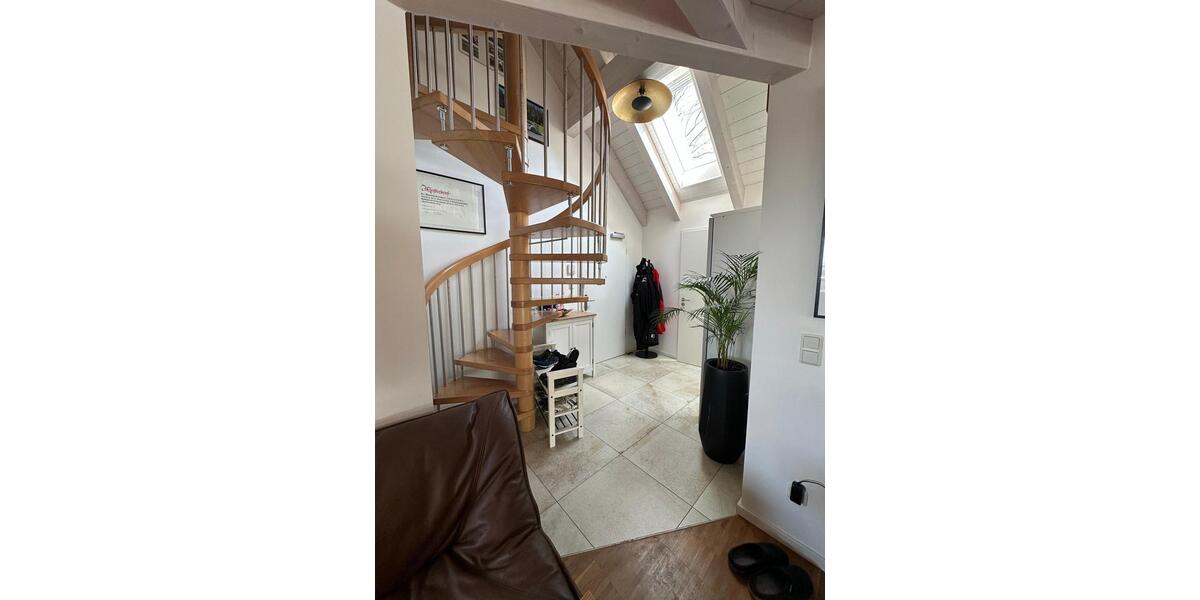 Dachgeschoßwohnung Gauting - 4 Zimmer, 116 m&sup2;, 1.790&euro; | Angebot:25655936