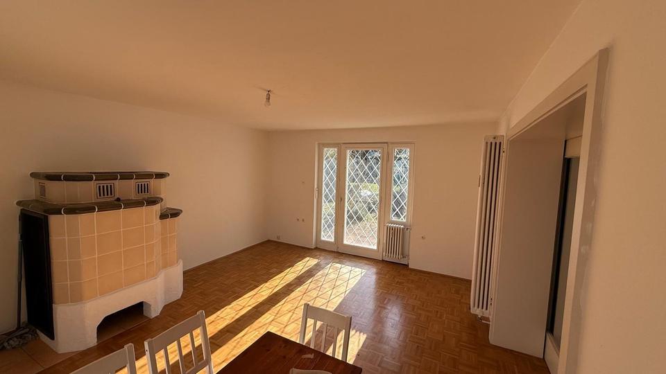 Großzügige 5-Zimmer-Wohnung im Erdgeschos eines Zweiparteinhauses 5 zimmer