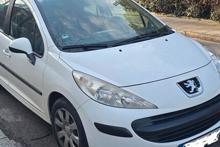 Peugeot 207 225.000 km 1.350 &euro; München 80639