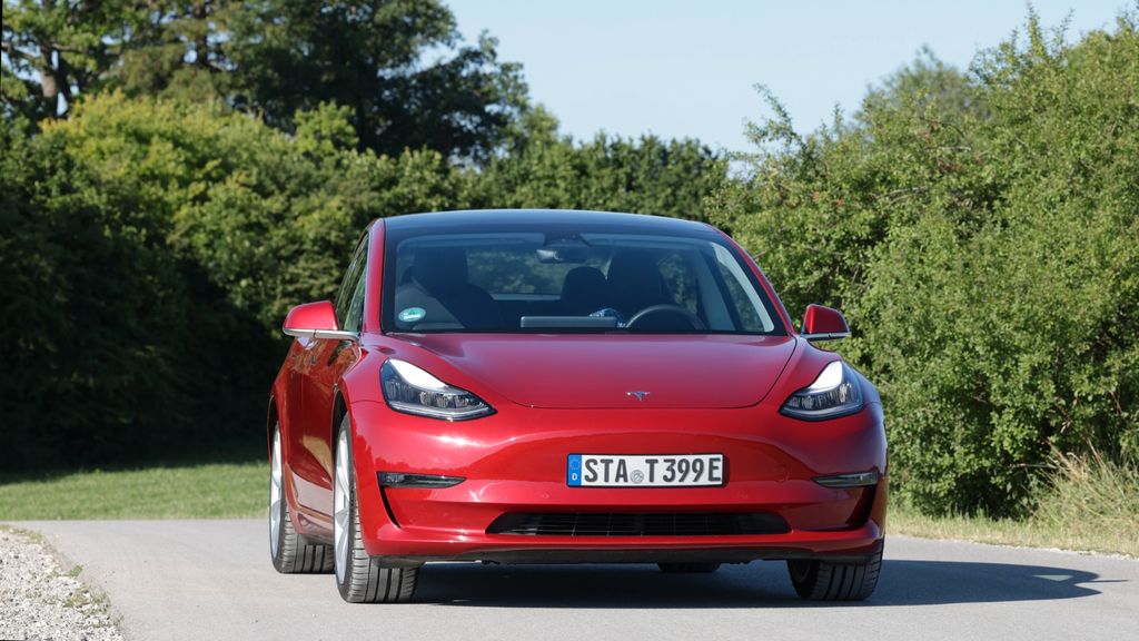 Tesla Model 3 86.535 km 24.900 &euro; Gauting 82131