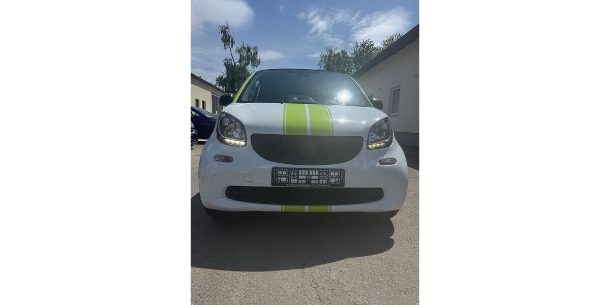Smart ForTwo 69.900 km 11.399 &euro; München 80999