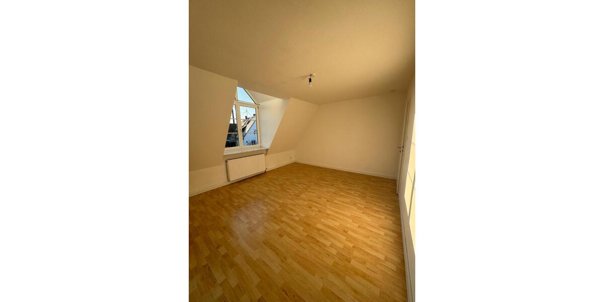 Dachgeschoßwohnung Maisach - 3 Zimmer, 98 m&sup2;, 2.100&euro; | Angebot:24962156