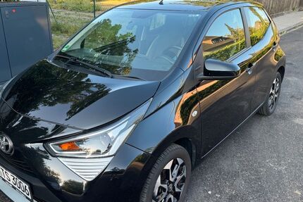 Toyota Aygo (X) 48.521 km 9.300 &euro; München 81477