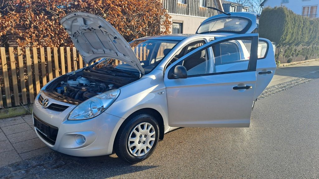 Hyundai i20 100.000 km 2.999 € München 81737