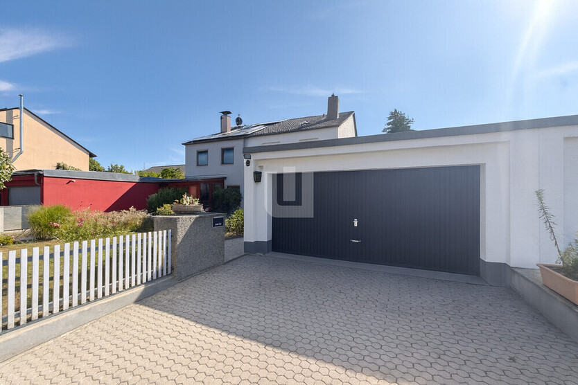 WINDISCH ImmobilieN - DHH in zentraler Lage mit großem Grundstück - für den Käufer provisionsfrei!