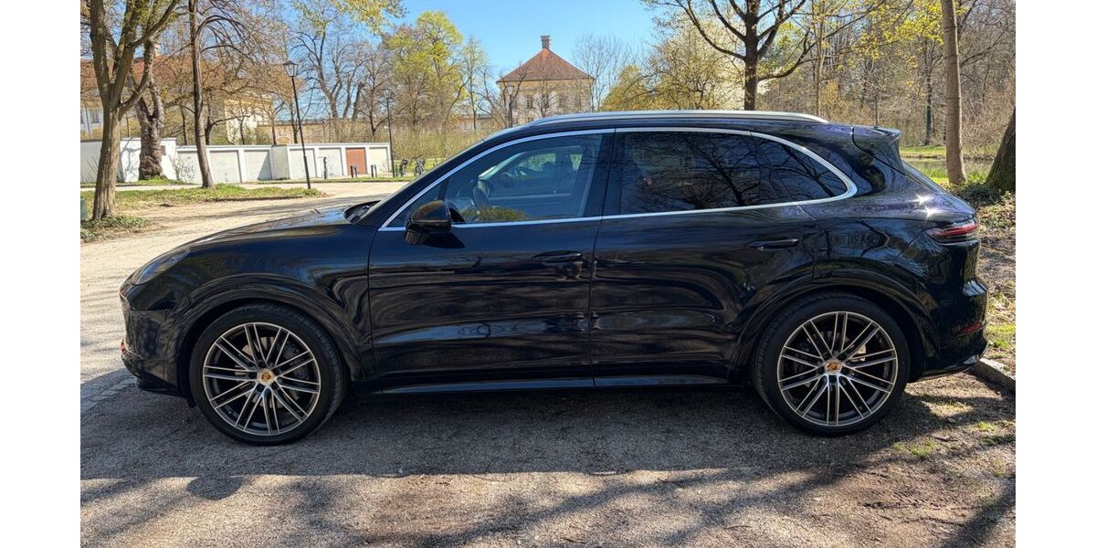 Porsche Cayenne 50.000 km 68.100 &euro; Gräfelfing 82166