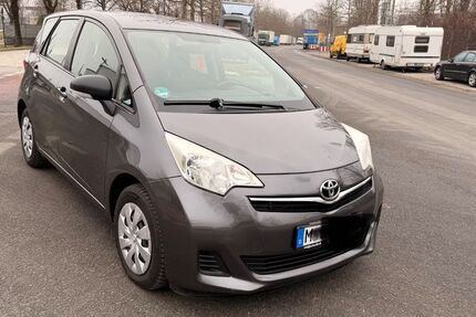 Toyota Verso-S 132.000 km 5.300 &euro; München 80933